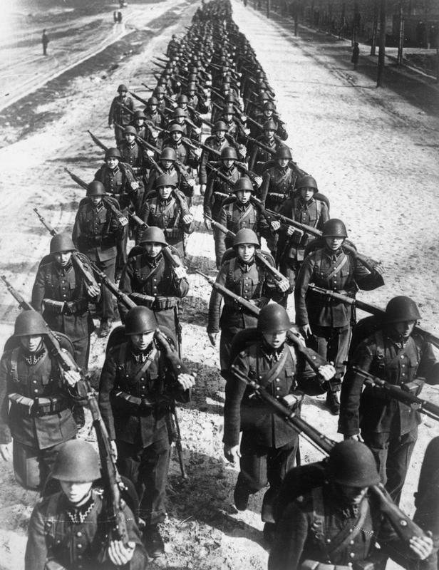 Polska piechota w marszu podczas kampanii wrześniowej 1939 roku