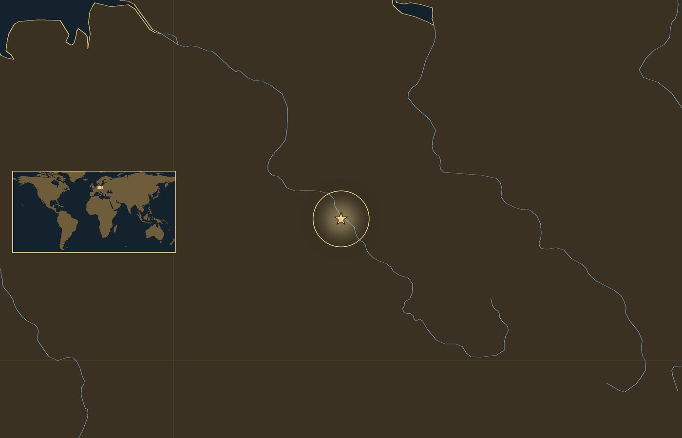 Ciemna mapa lokalizacyjna ze złotą gwiazdką w świecącym kółku, która wskazuje przybliżone miejsce bitwy: Bitwa pod Torgau, z wybrzeżami, rzekami i jeziorami regionu oraz małą wkładką z mapą świata, na której zaznaczono ten obszar