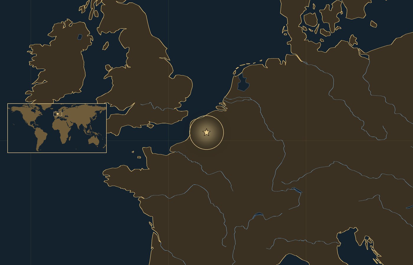 Ciemna mapa lokalizacyjna ze złotą gwiazdką w świecącym kółku, która wskazuje przybliżone miejsce bitwy: Bitwa o grzbiet Vimy, z wybrzeżami, rzekami i jeziorami regionu oraz małą wkładką z mapą świata, na której zaznaczono ten obszar